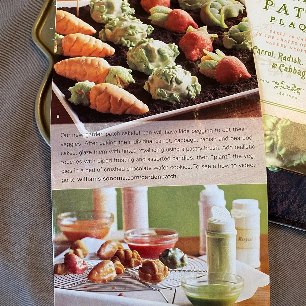 Williams Sonoma Garden Patch Cakelet Pan